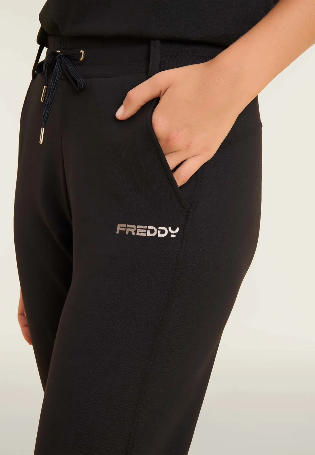 Freddy Slim Fit Sporthose schwarz Seitenschlitz