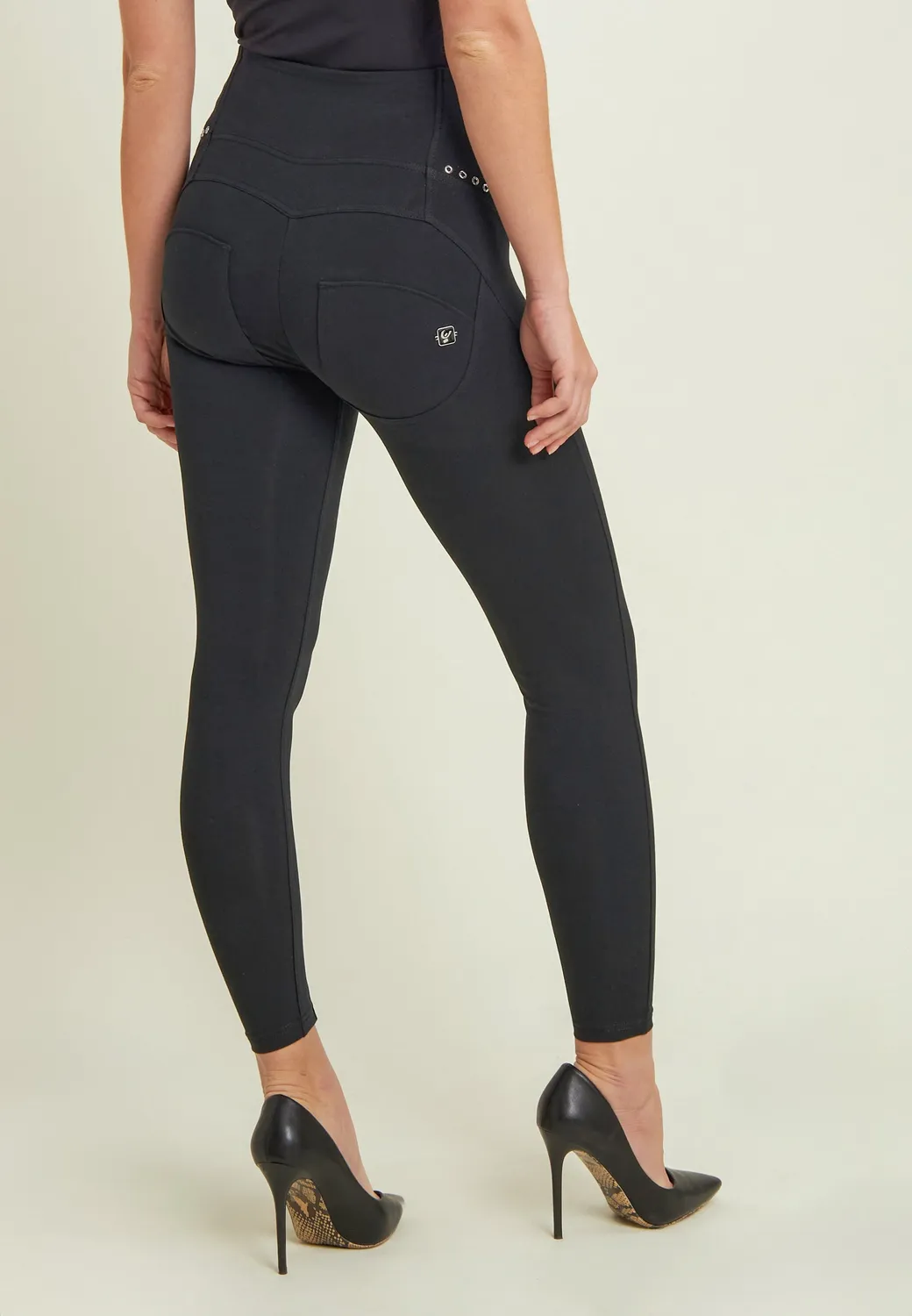 Freddy WR.UP Superskinny 7/8 Hose Schwarz Nieten