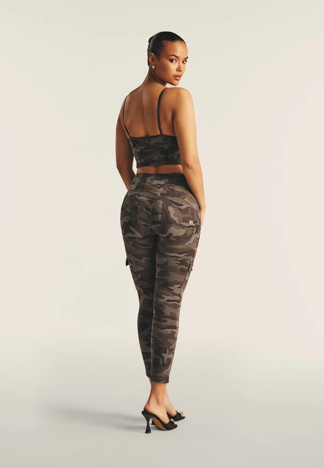 Freddy Camo Cropped Top Damen mit Front-Kreuzung
