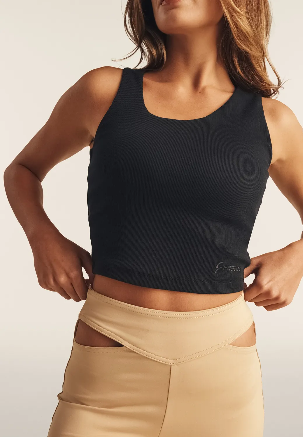 Freddy N.O.W. Sporthose Schwarz High Waist Cut-out