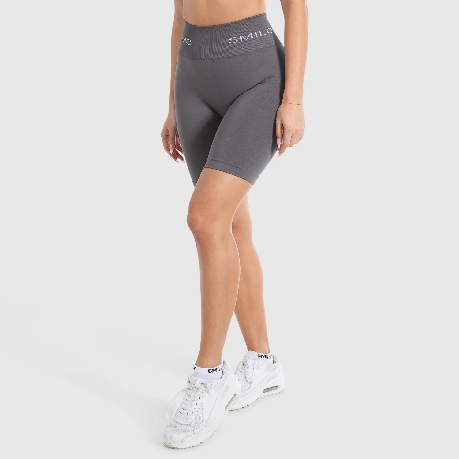 Smilodox Cetrina Scrunch Azura Shorts Damen Schwarz