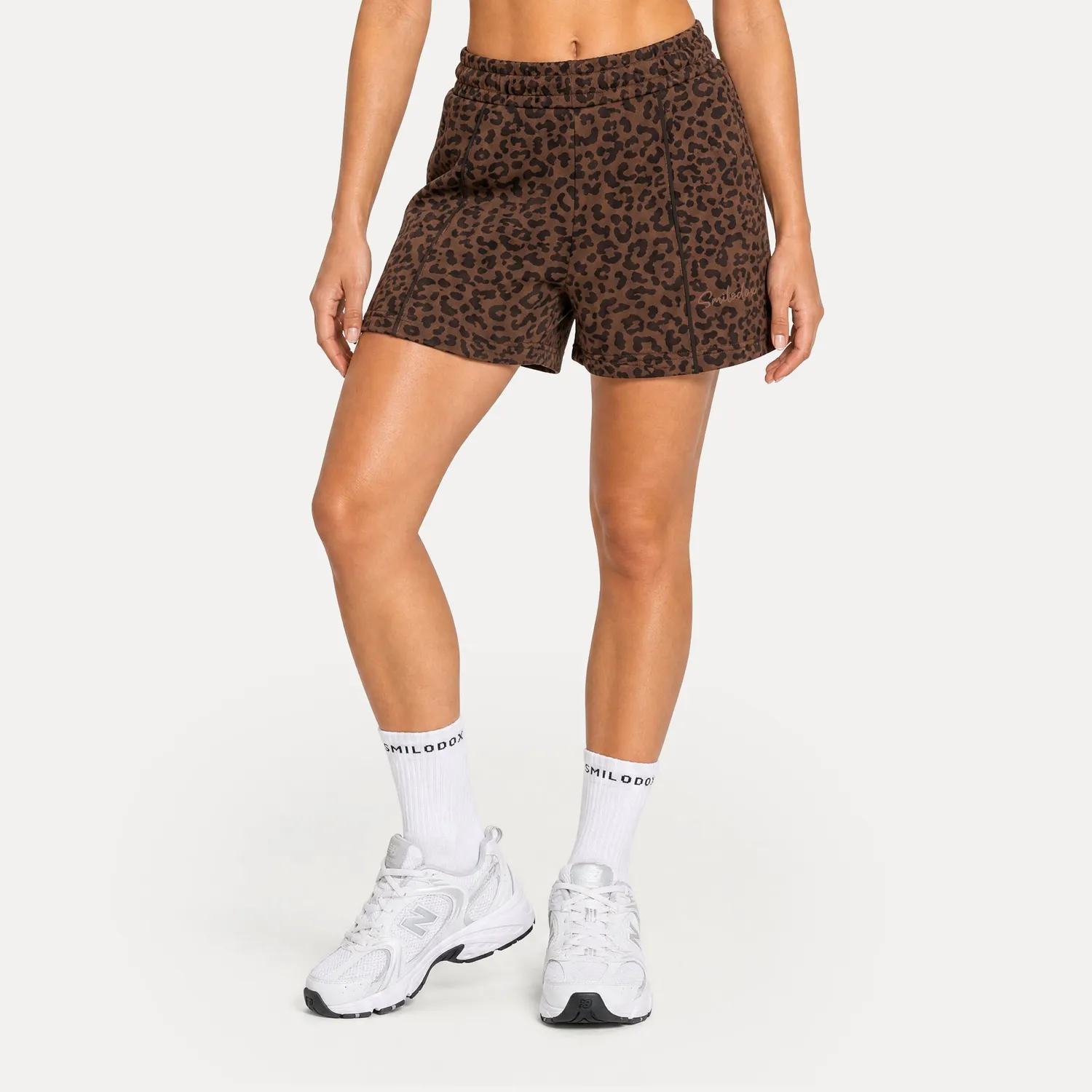 Smilodox Zumira LEO Sweat-Shorts Damen Schwarz-Leo Oversize