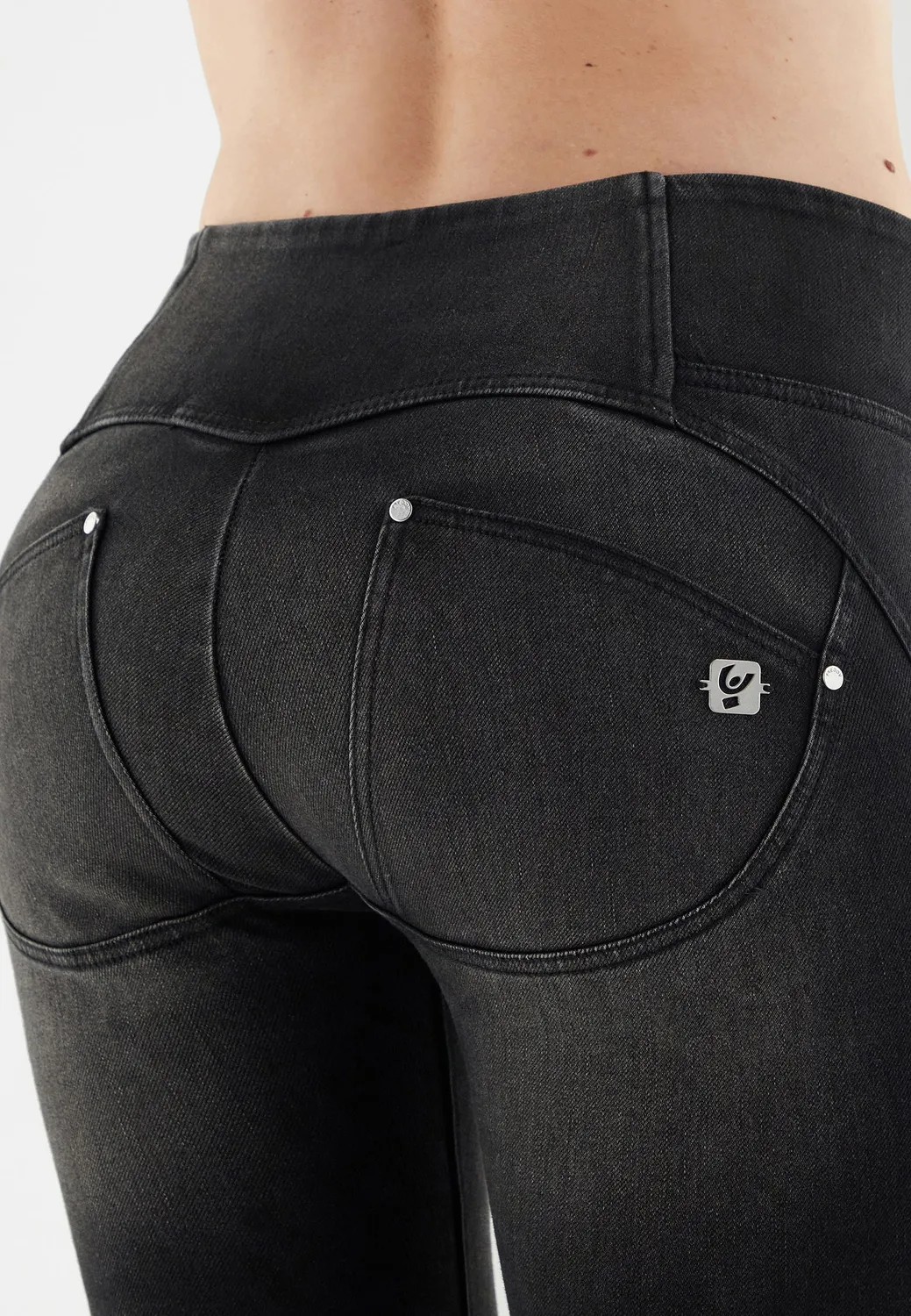 Freddy WR.UP Vita Media Jeans mit Rissen