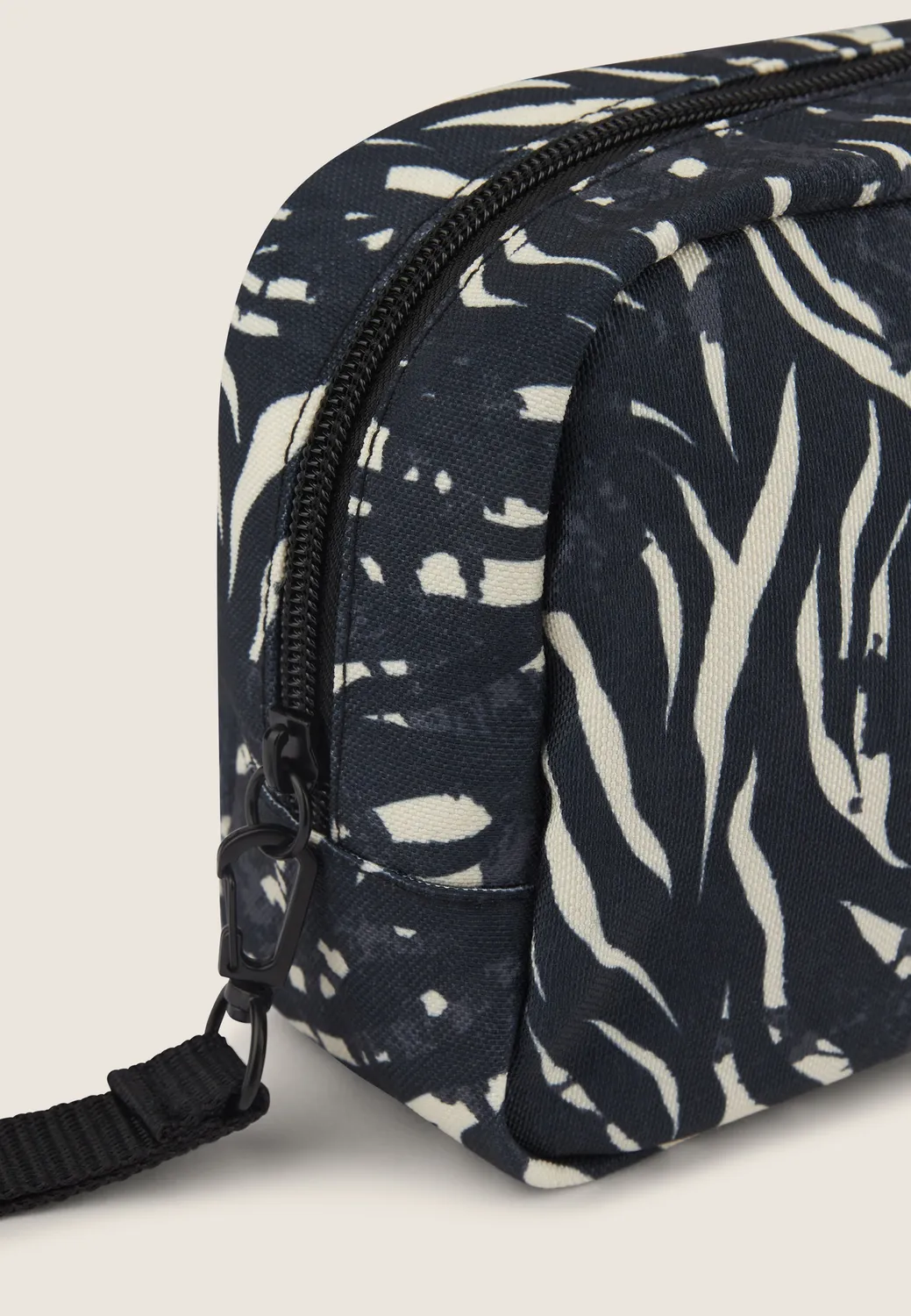 Freddy Kosmetiktasche Animalier Black Zebra 25 cm