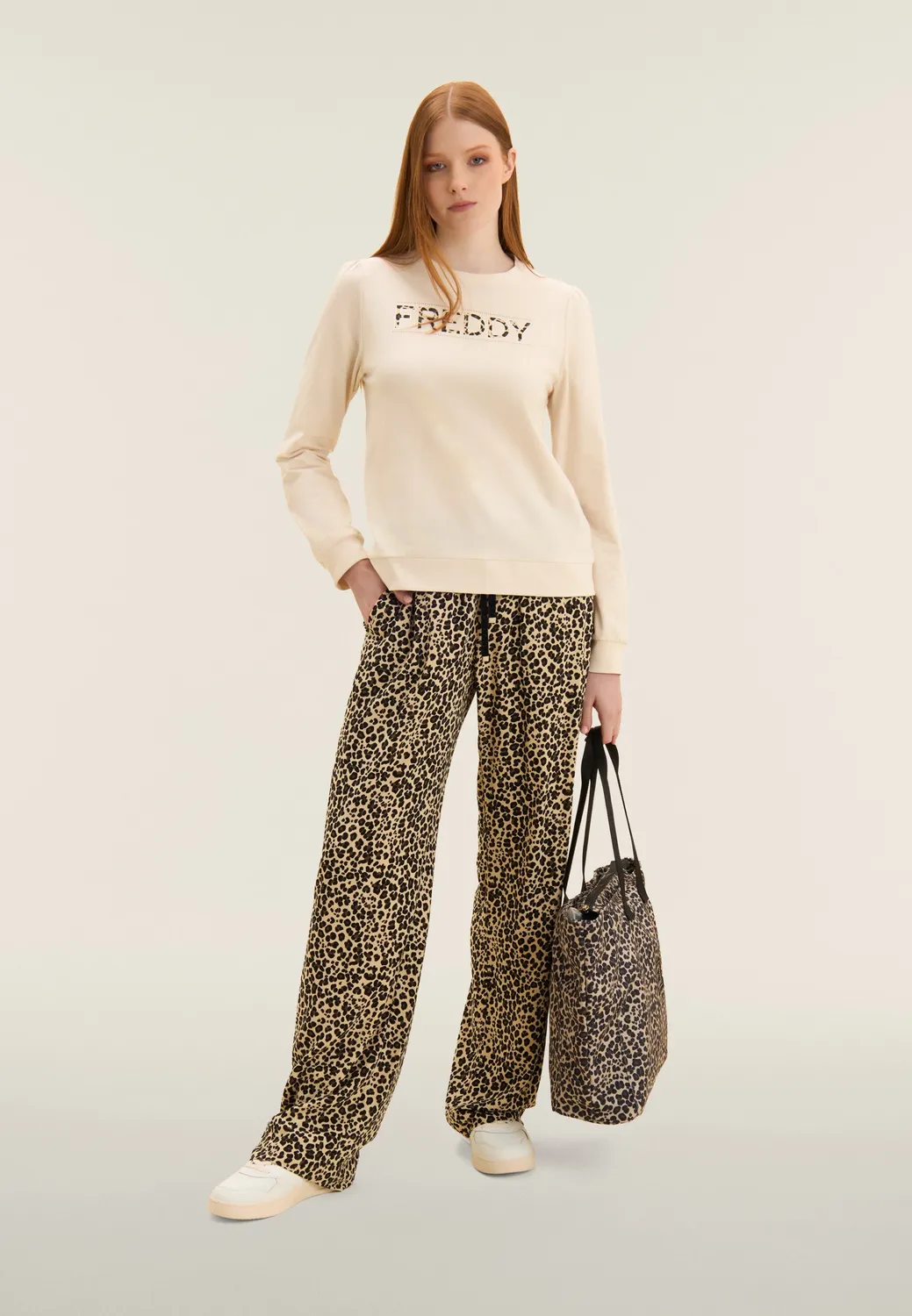 Freddy Wide Leg Hose Viskose Animalier Grau leicht