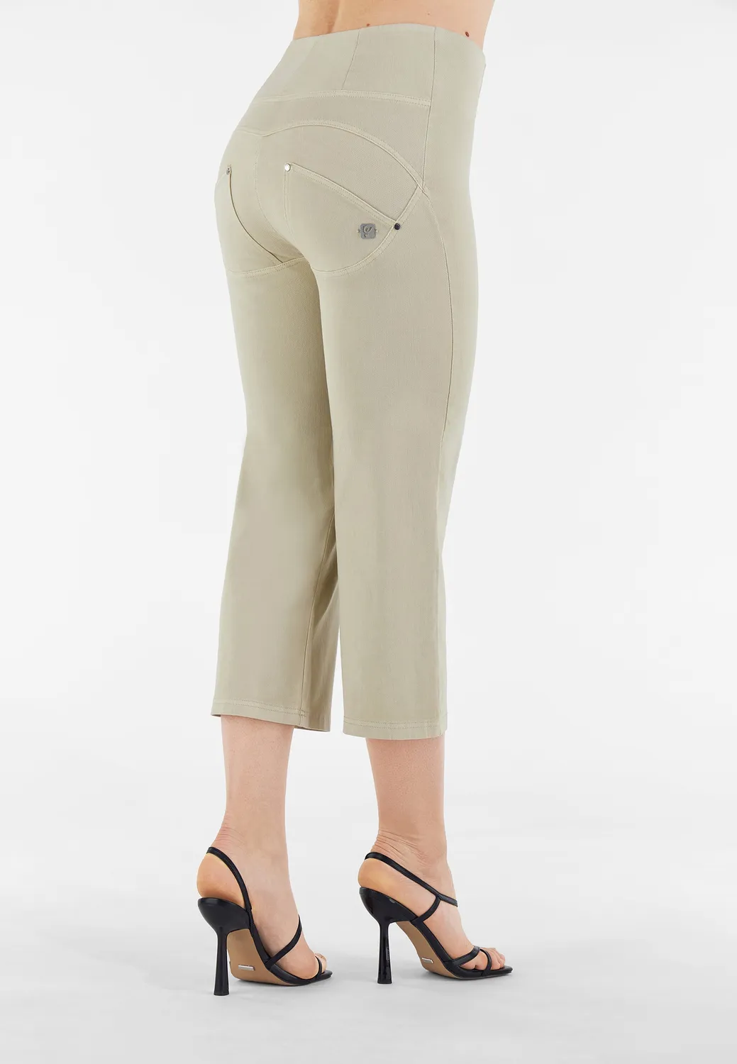 Freddy WR.UP Capri Push-up Hose Brown Rice Bio