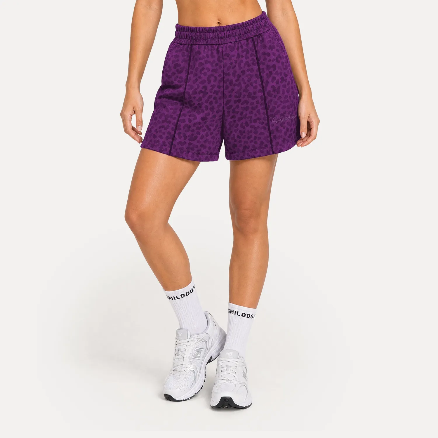 Smilodox Zumira LEO Sweat-Shorts Damen Schwarz-Leo Oversize