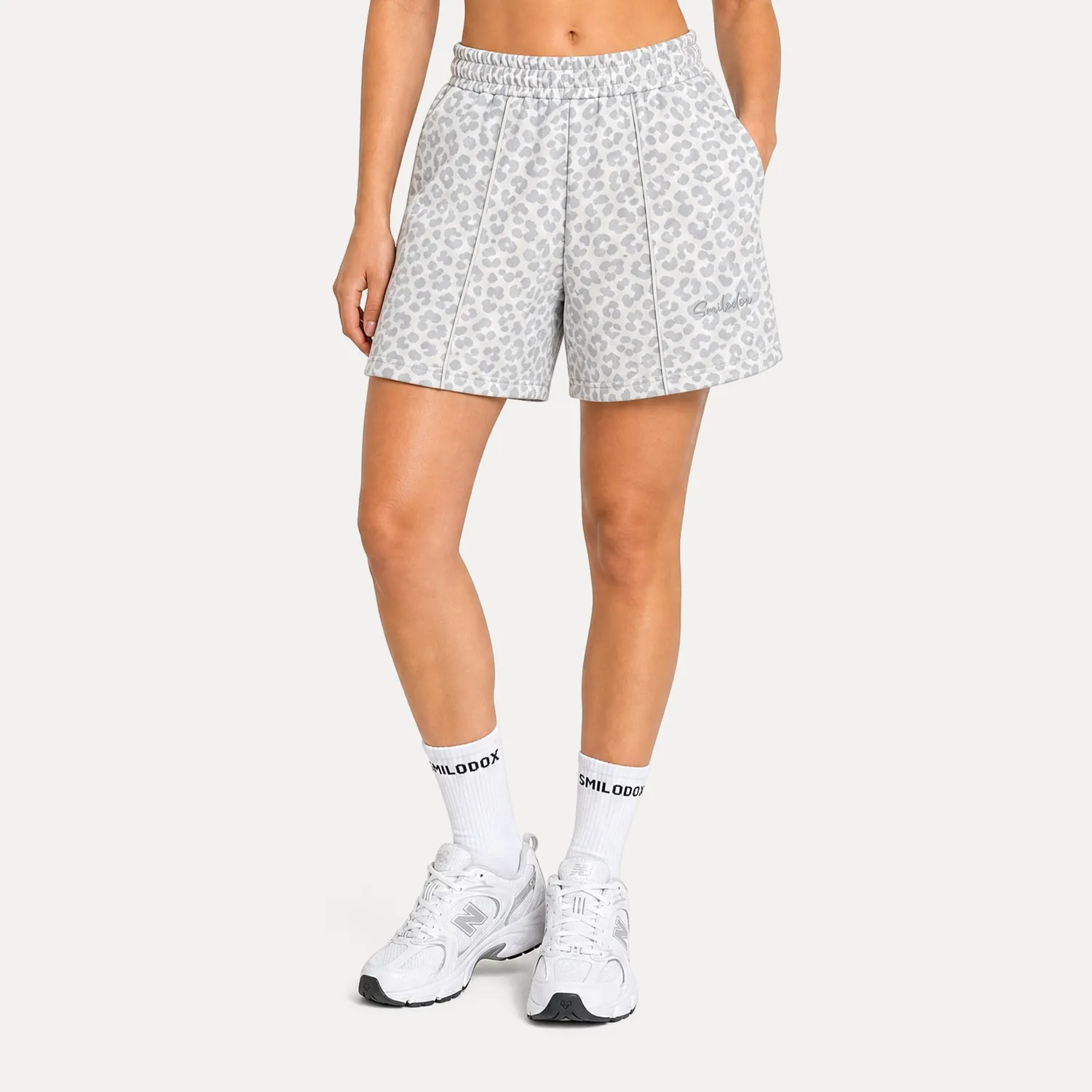 Smilodox Zumira LEO Sweat-Shorts Damen Schwarz-Leo Oversize