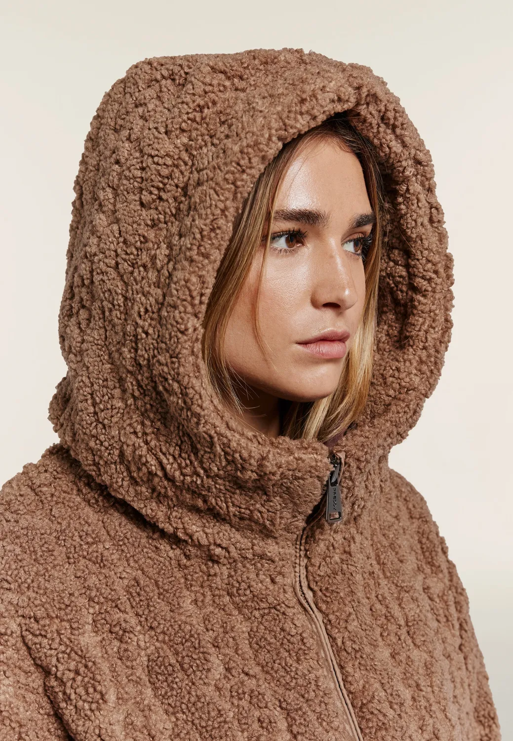 Freddy Sherpa Jacke mit Kapuze Chanterelle M45 Zopfstrick