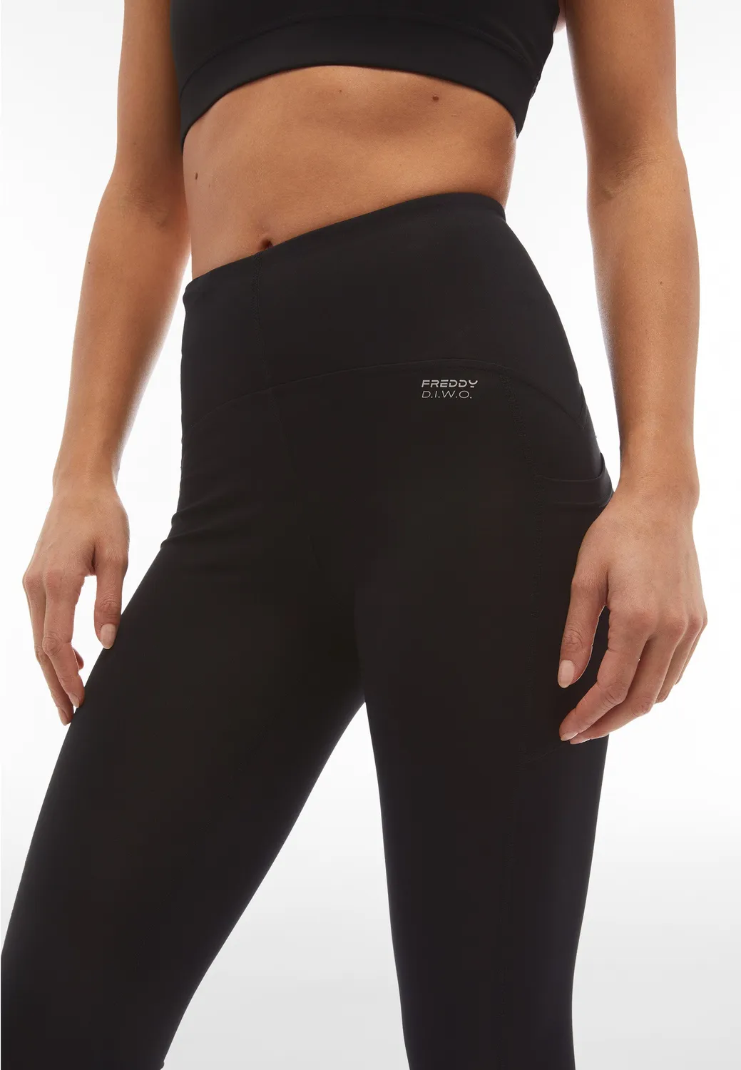 Freddy SuperFit 7/8 Sportleggings Schwarz Tasche