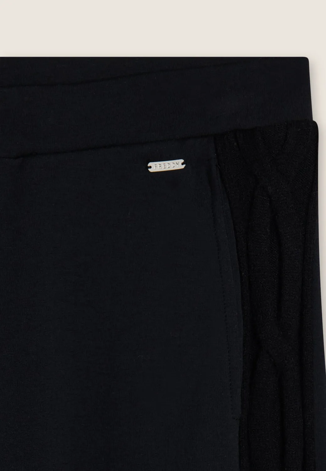 Freddy Modal Jogginghose Schwarz Zopfband warm blickdicht
