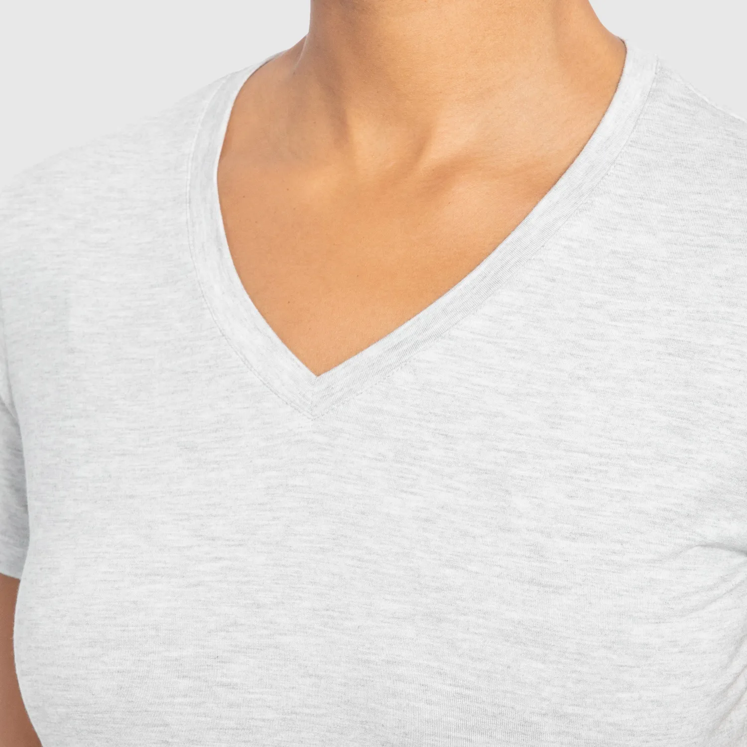 Smilodox Lunara Nela Modal T-Shirt Schwarz V-Neck