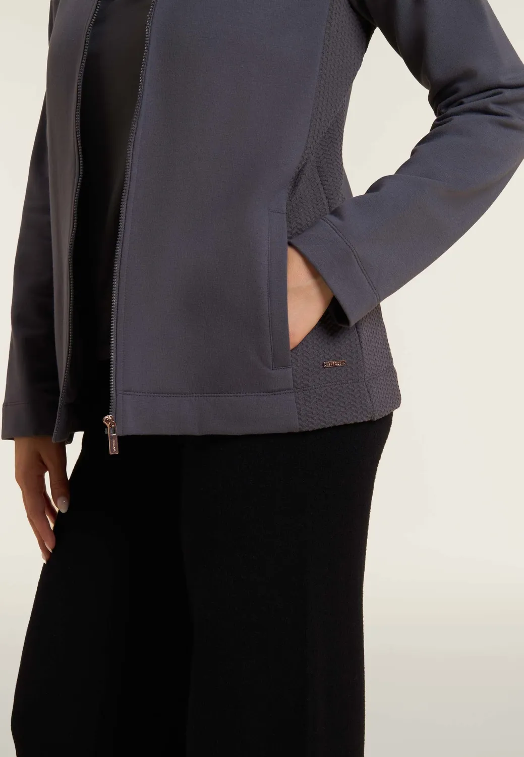 Freddy Full-Zip Micro-Zopf Sweatjacke Damen Schwarz