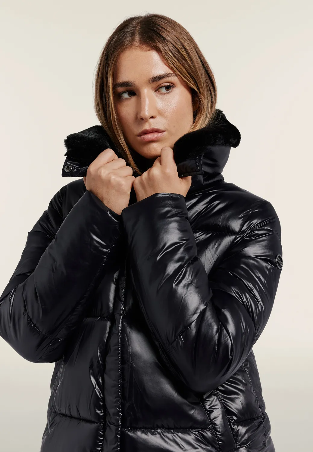 Freddy Trapuntato Shimmer Steppjacke Damen Schwarz Fellkragen