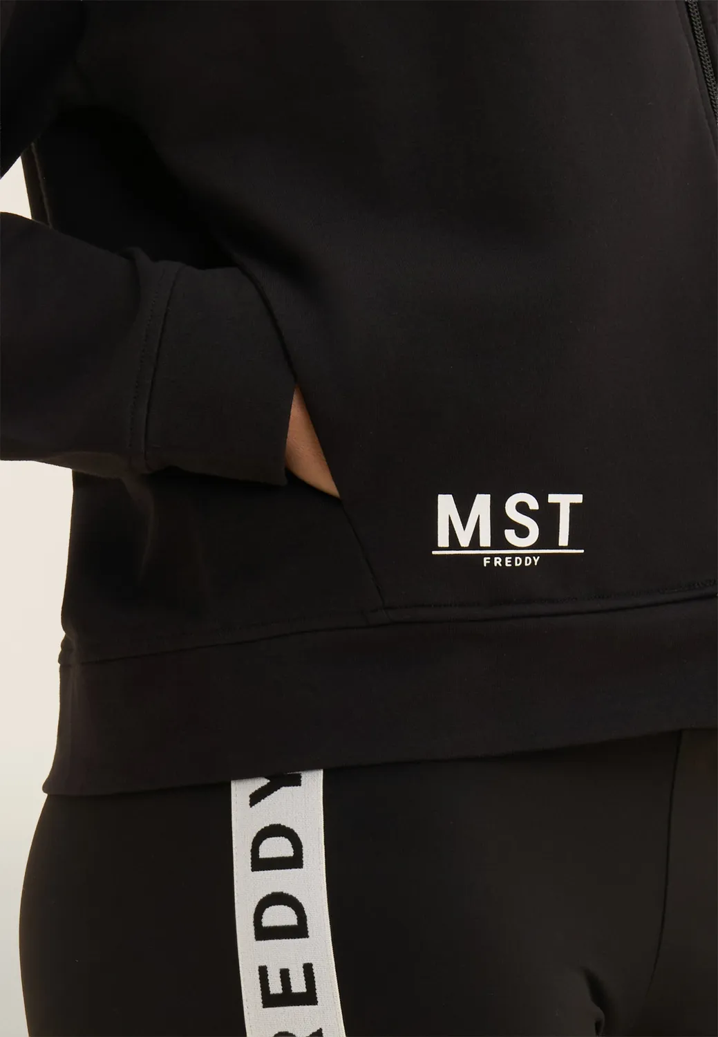 Freddy MST Cropped Hoodie mit Zip Schwarz French Terry