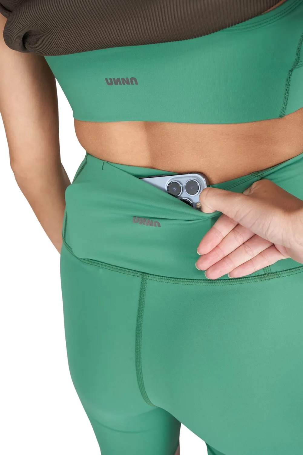 UNNA Good Place Shorts Radtight Pine Green Taschen