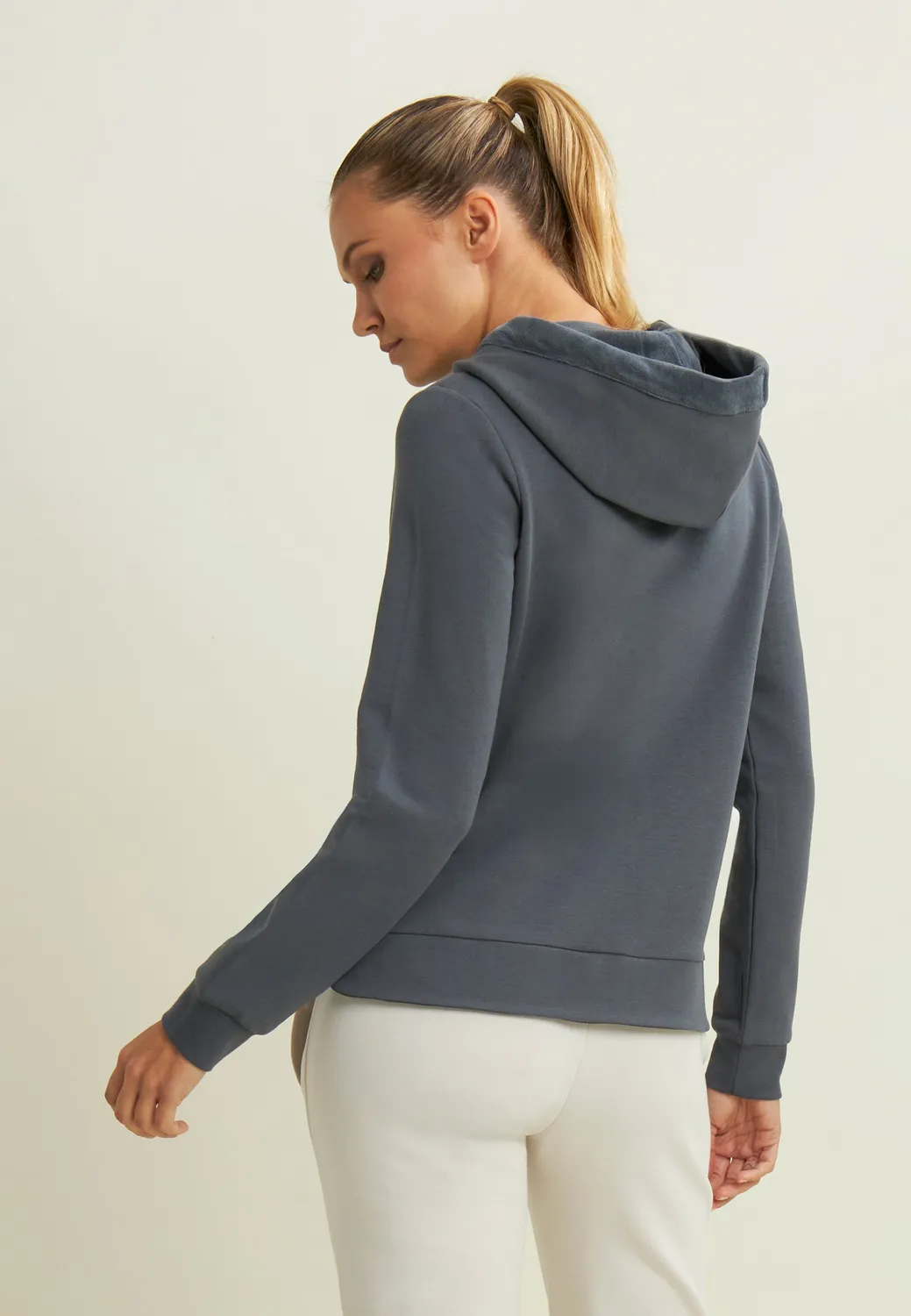 Freddy Modal Hoodie Schwarz Samt-Kapuze Strass