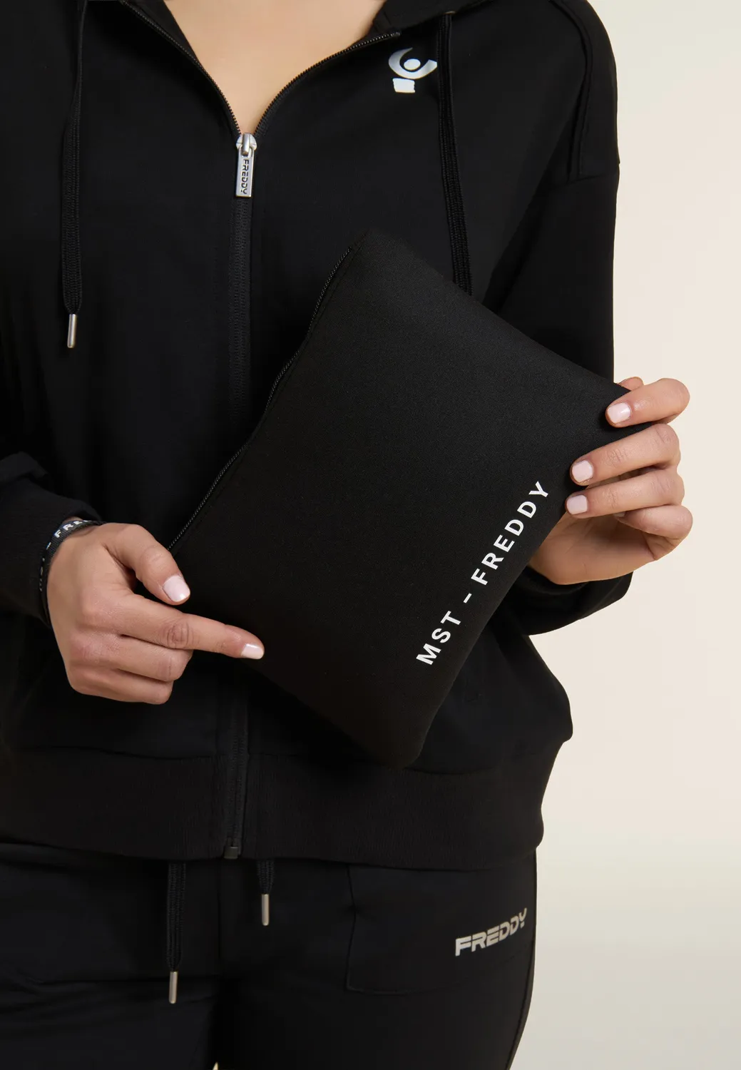 Freddy Clutch Neopren Zip Logo schwarz 23,5 cm uni