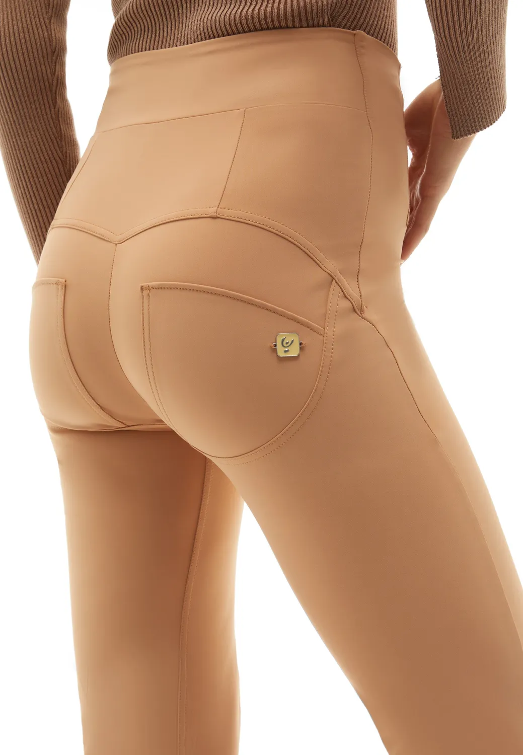 Freddy WR.UP Flare Hose Super High Waist Schwarz formend