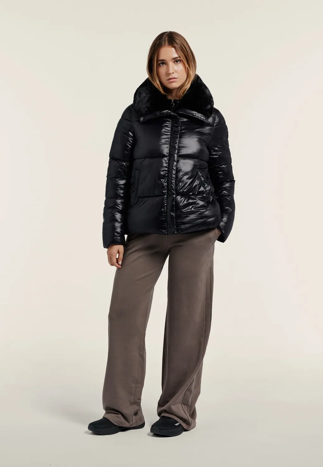Freddy Trapuntato Shimmer Steppjacke Damen Schwarz Fellkragen