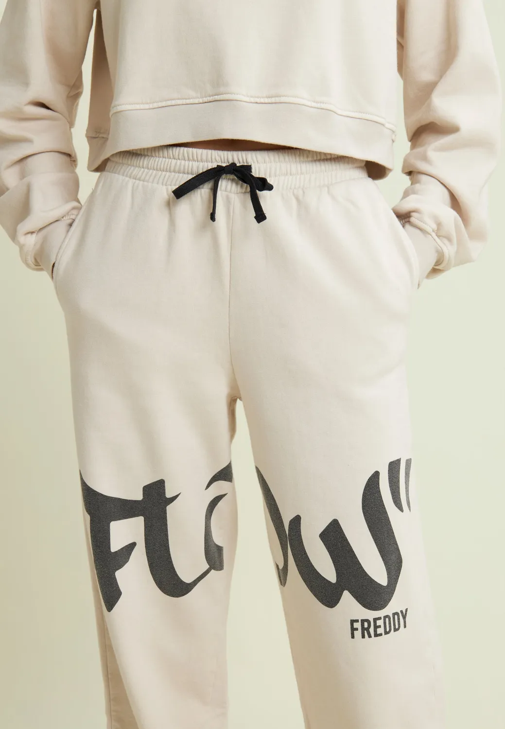 Freddy Flow Sweatpants Damen grau relaxed lang