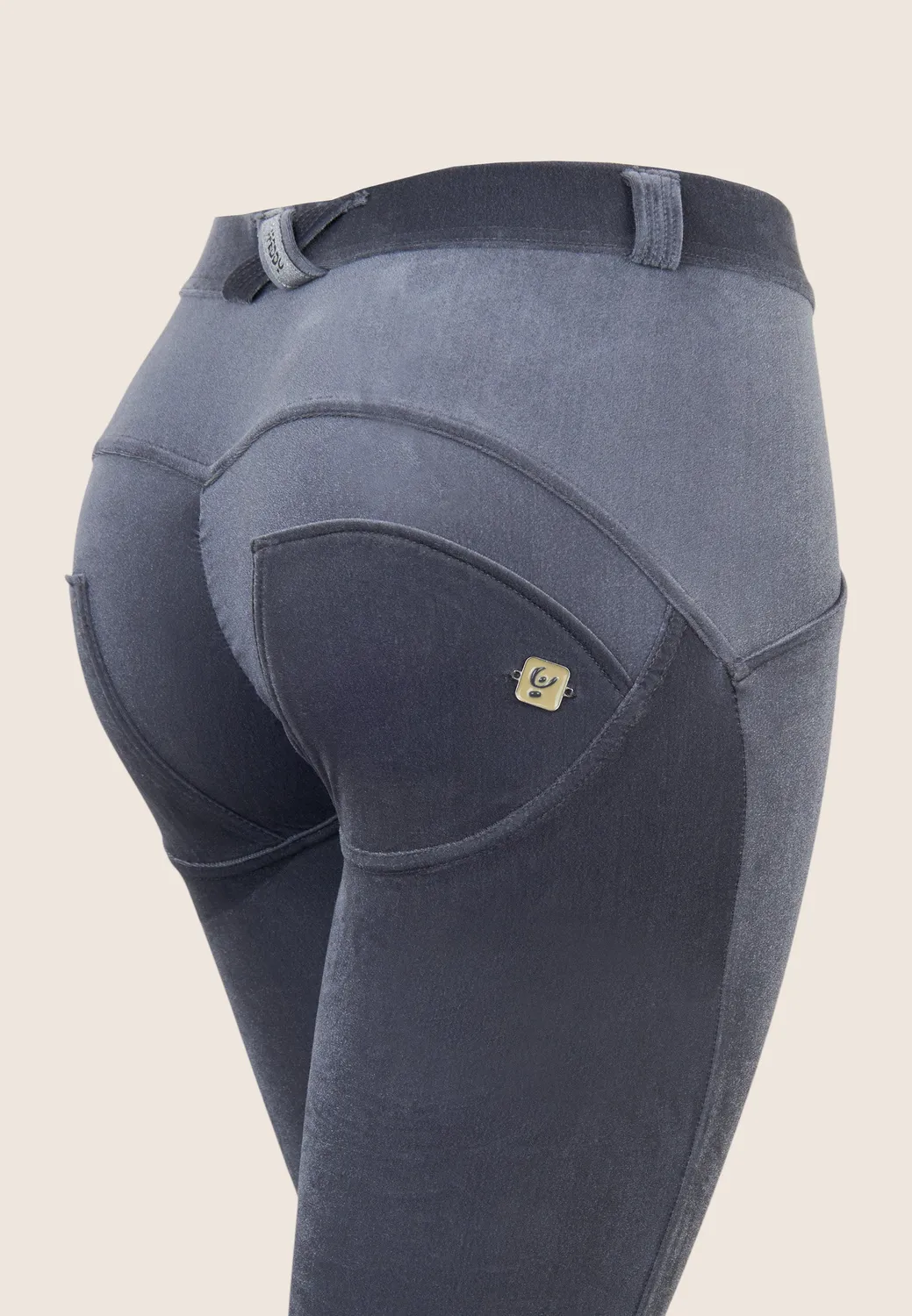 Freddy WR.UP Push-Up Hose Damen Samt-Optik Nero