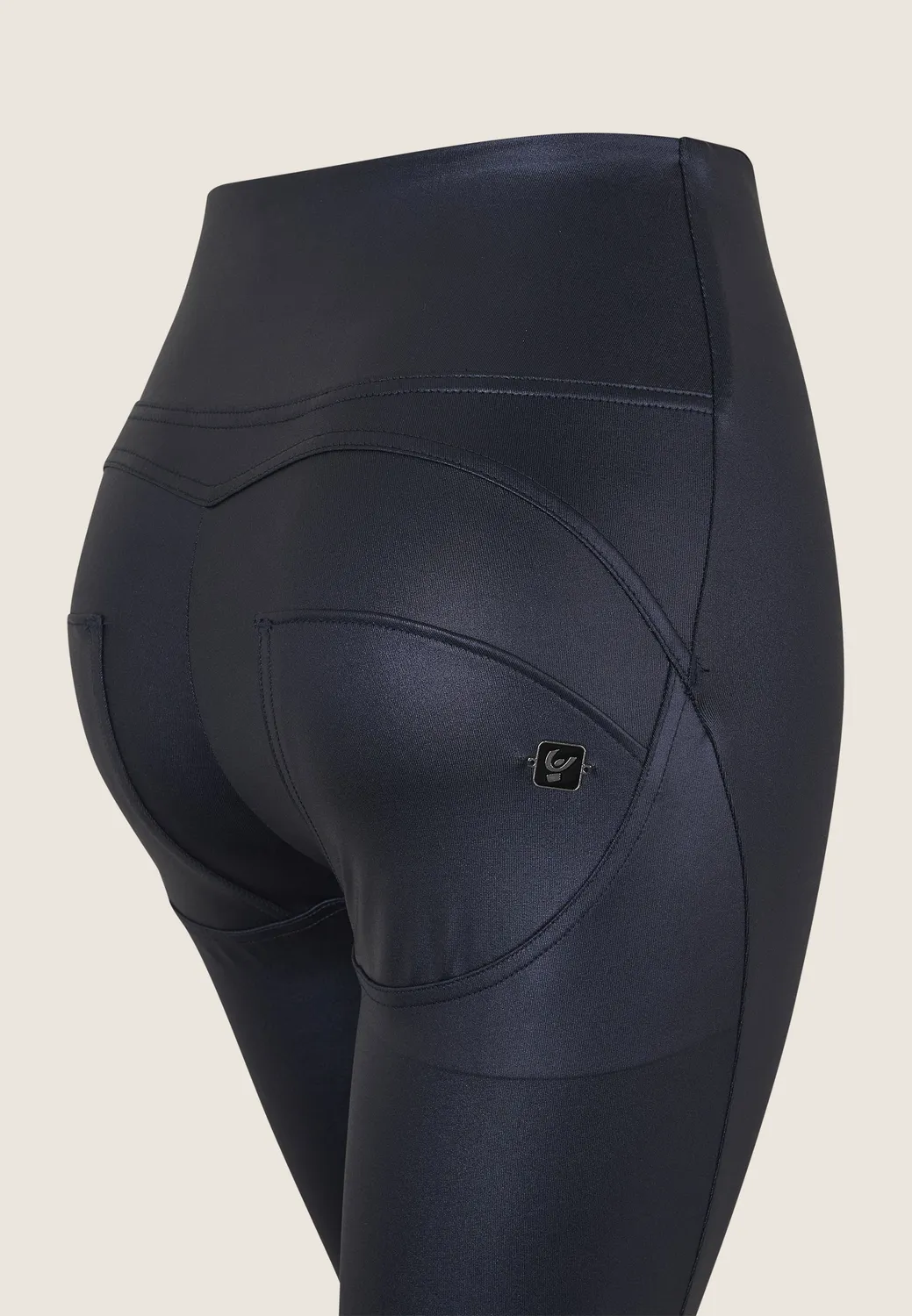 Freddy WR.UP Push-up Hose High Waist Wet-Effekt schwarz