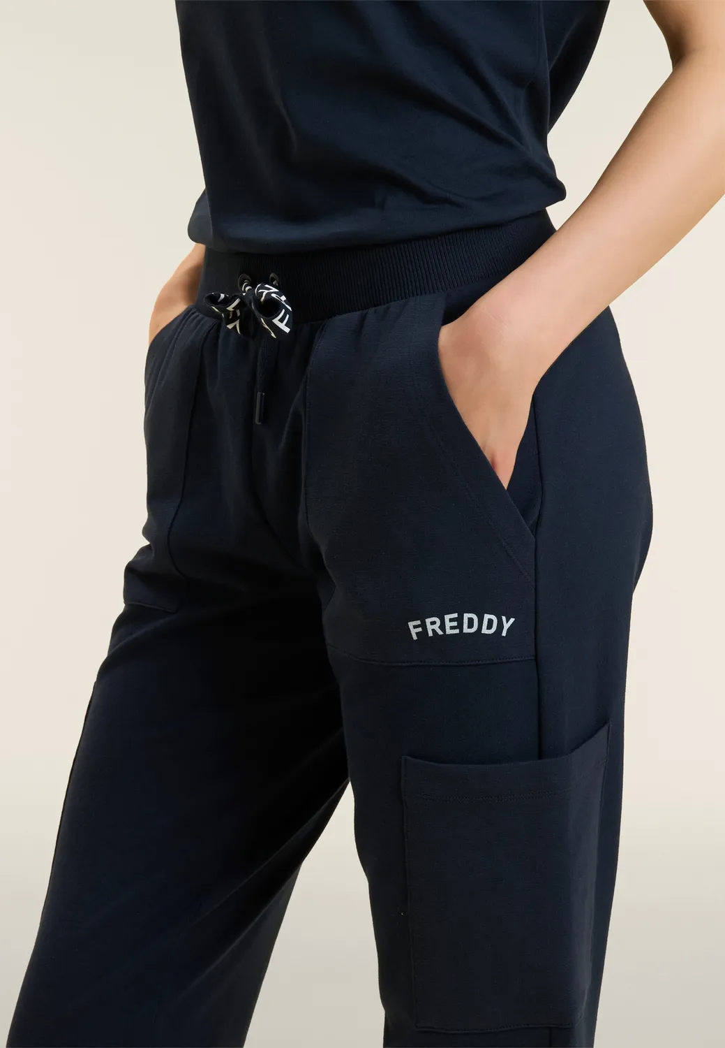 Freddy Sporthose Damen Taschen Milky Blue French Terry