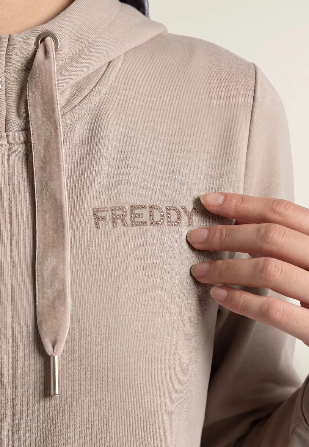 Freddy Damen Hoodie Full-Zip regular schwarz mit Spalt