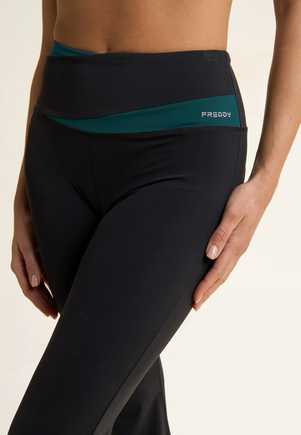 Freddy WR.UP Core Flare Leggings Black hoher Bund blickdicht
