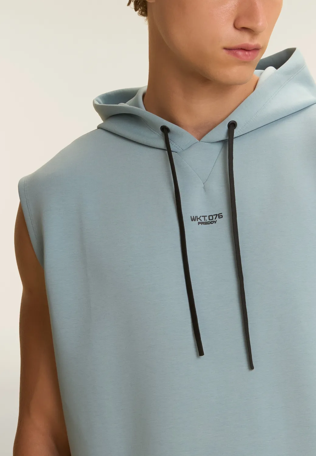 Freddy WKT.076 Hoodie ärmellos schwarz atmungsaktiv