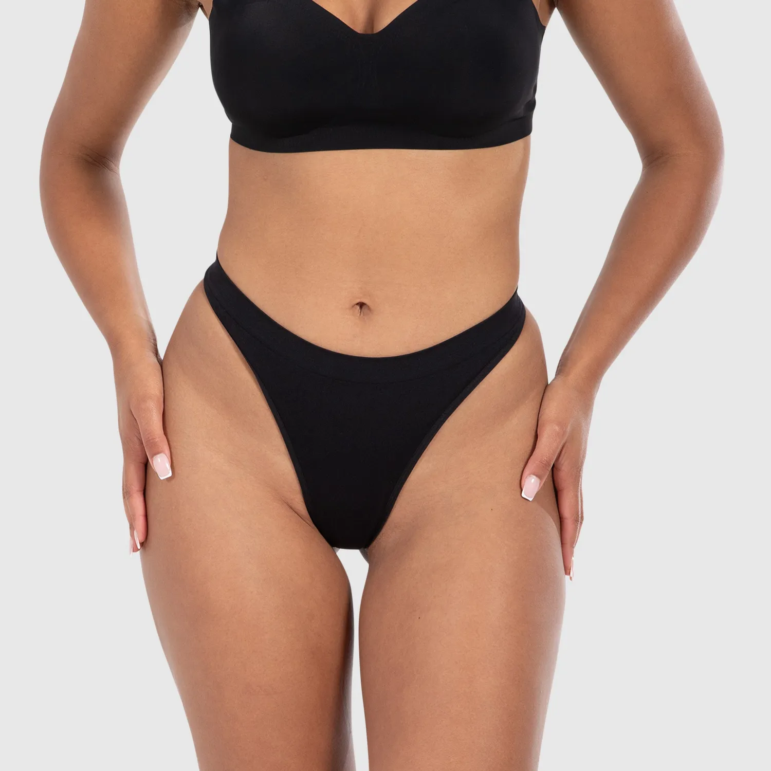 Smilodox Nysa String Schwarz Damen Slim nahtarm