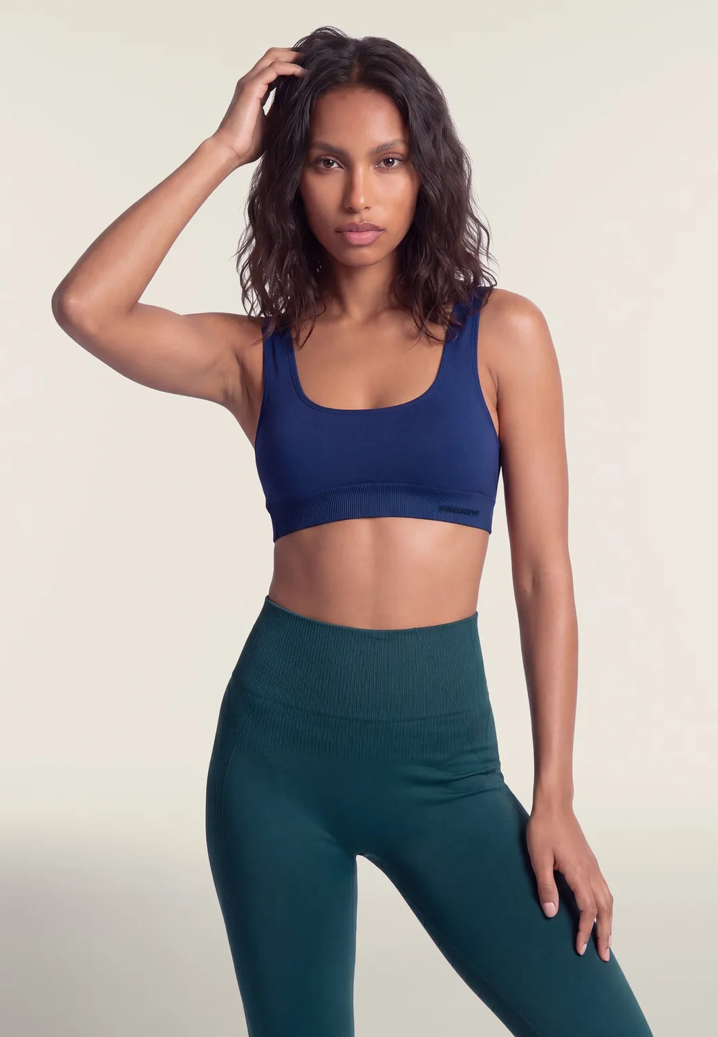 Freddy Seamless Sporttop Ocean Cavern mittlerer Halt Ripp-Bund
