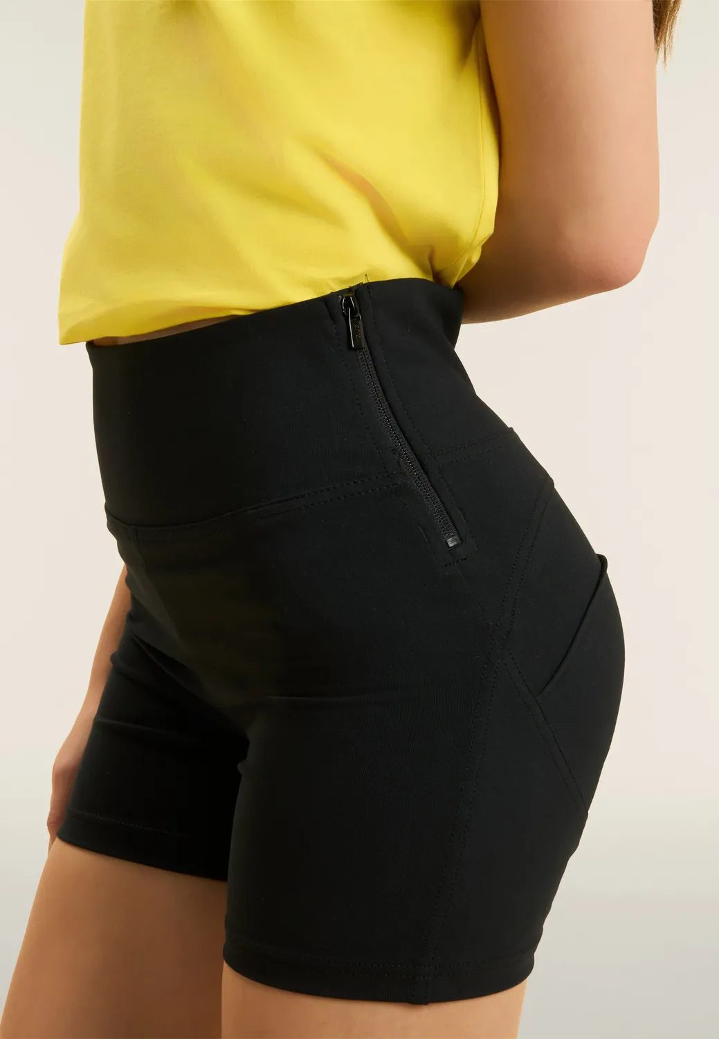 Freddy WR.UP Shorts High Waist Jersey schwarz push-up