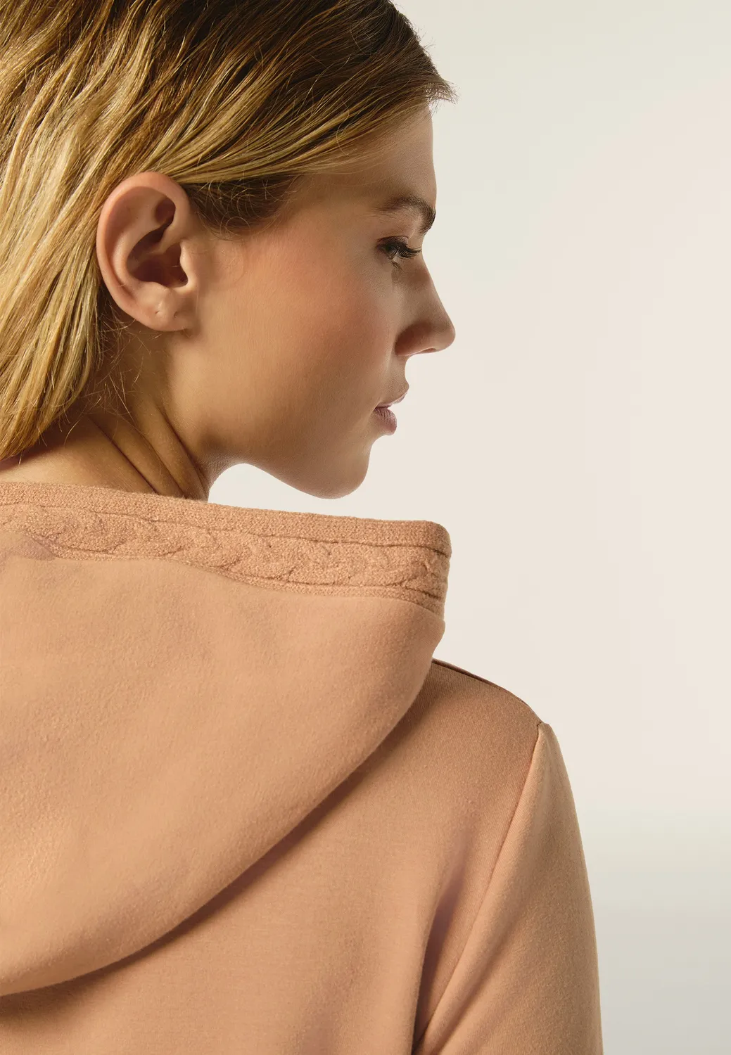 Freddy Damen Sweatshirt Rollkragen Zopfstrick beige