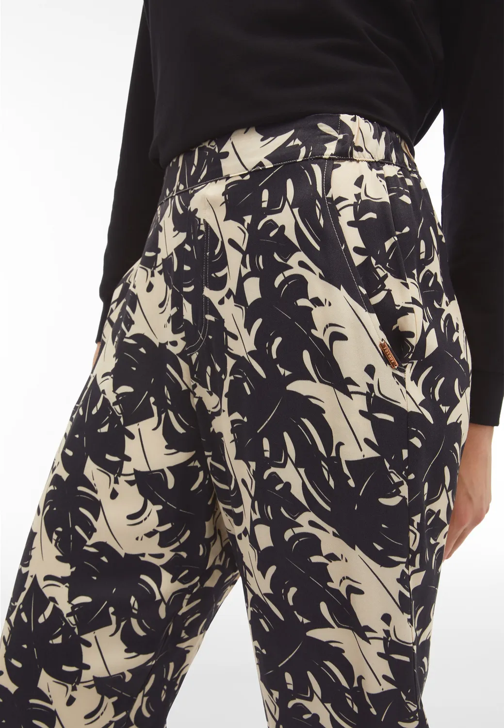 Freddy Tropical Satin Damenhose Schwarz FLO64