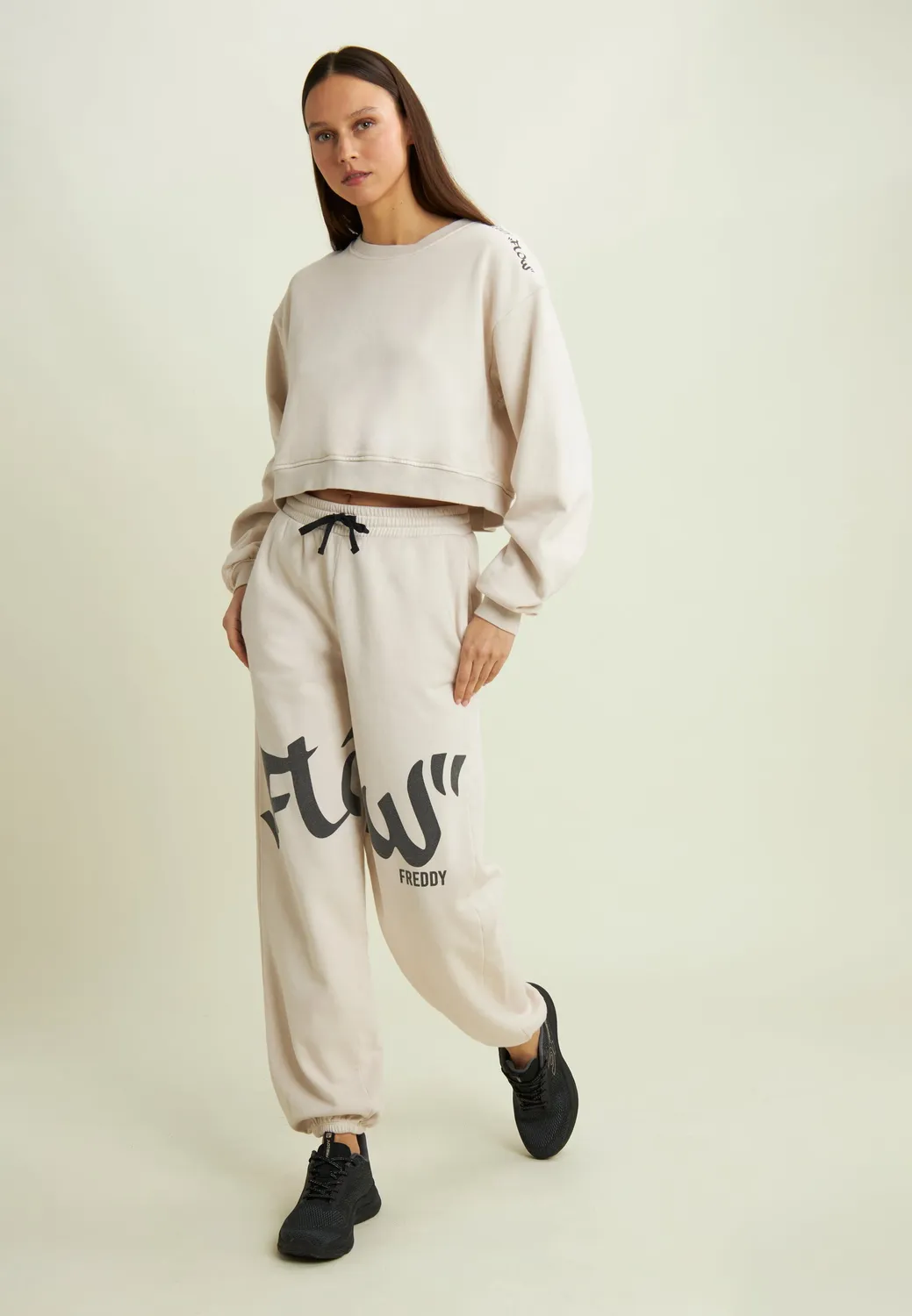 Freddy Flow Sweatpants Damen grau relaxed lang