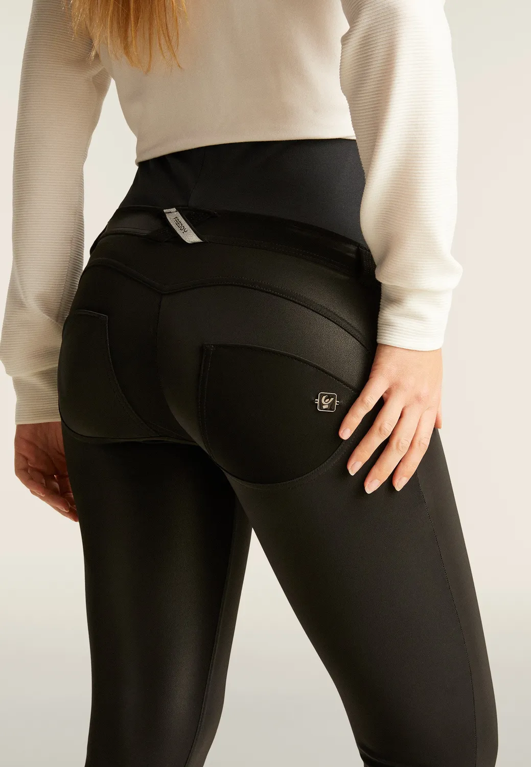 Freddy WR.UP Maternity Leggings Schwarz Wetlook