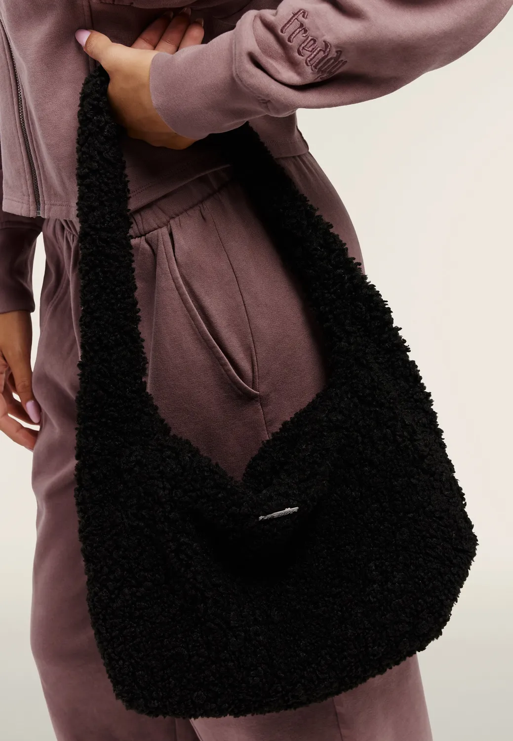 Freddy Damen Schultertasche Sherpa Schwarz Plüsch