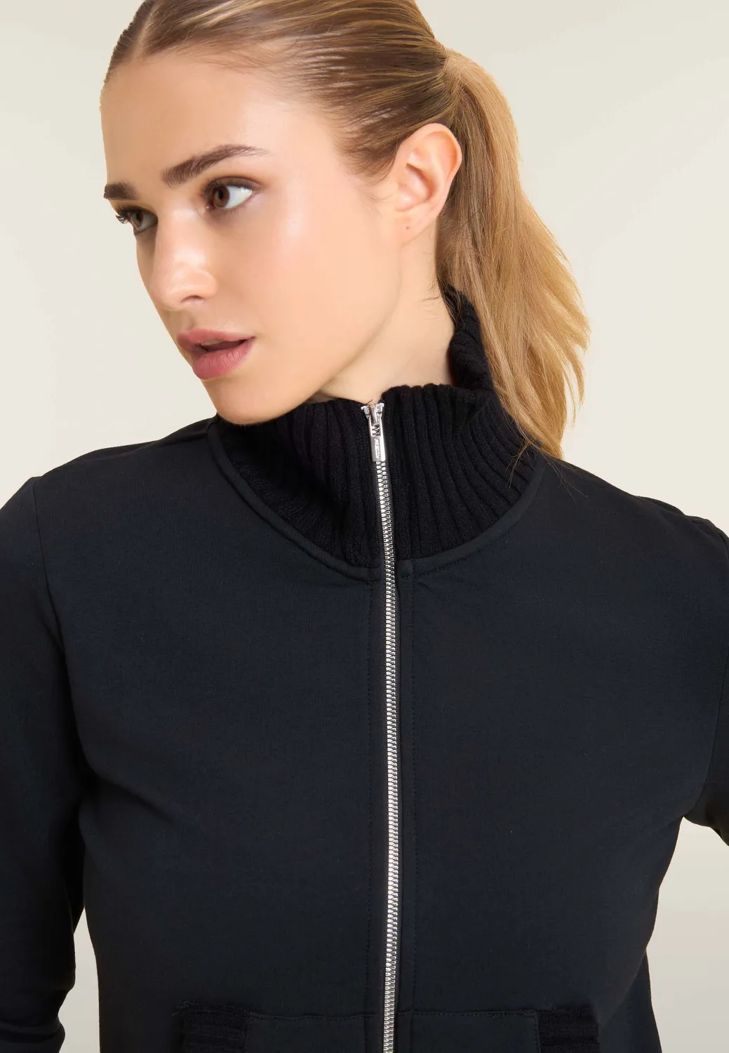 Freddy Slim Sweatjacke Schwarz mit Zip und Rippdetails
